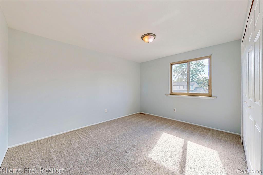 881 QUEENS Way, Canton, MI 48188 — Photo 21