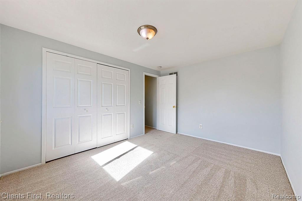 881 QUEENS Way, Canton, MI 48188 — Photo 22