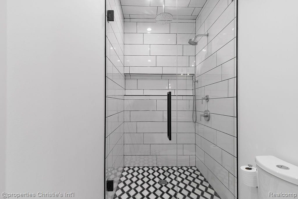 711 MAPLE HILL Lane, Birmingham, MI 48009 — Photo 36