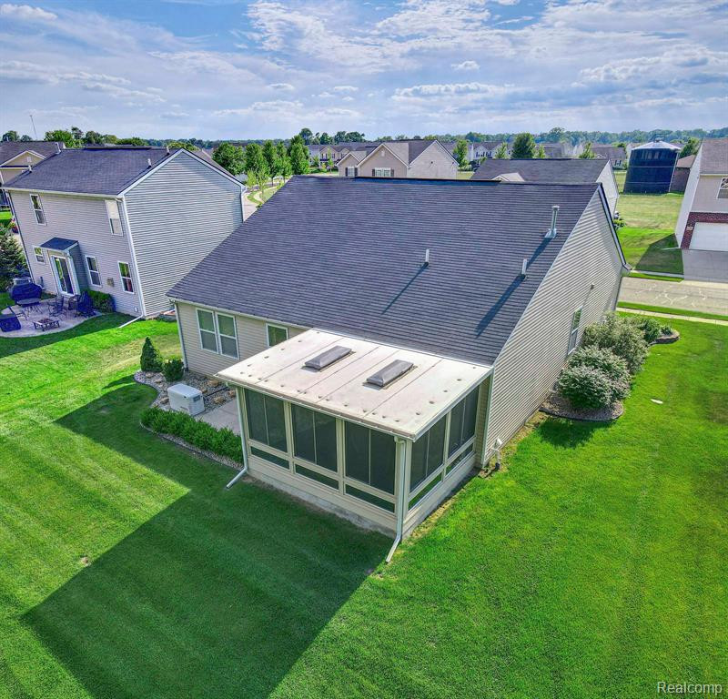 8202 BAYBERRY Court, Dexter, MI 48130 — Photo 3