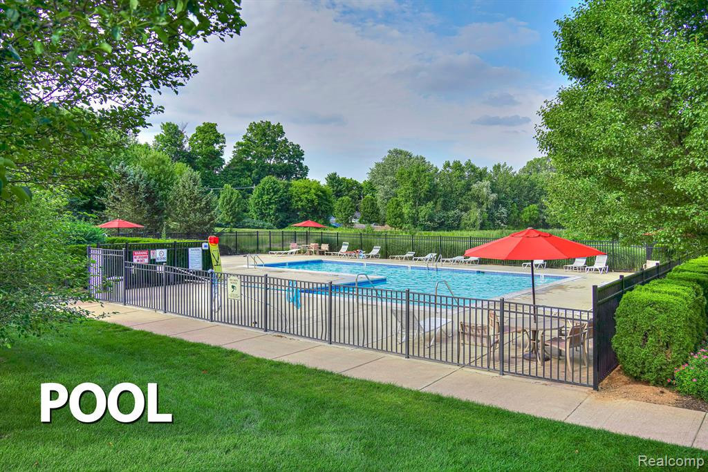 8202 BAYBERRY Court, Dexter, MI 48130 — Photo 8