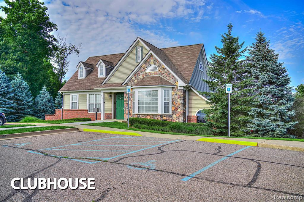 8202 BAYBERRY Court, Dexter, MI 48130 — Photo 9