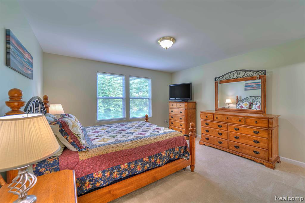 8202 BAYBERRY Court, Dexter, MI 48130 — Photo 18