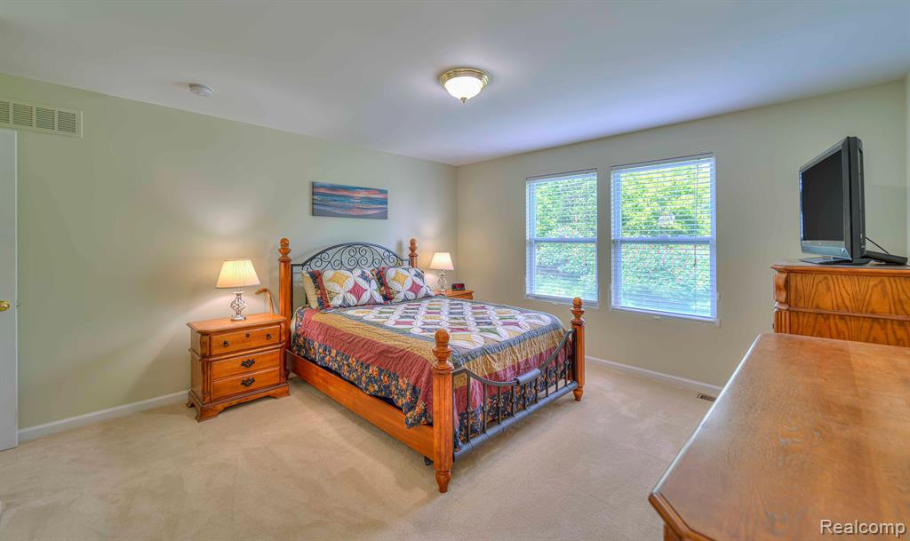 8202 BAYBERRY Court, Dexter, MI 48130 — Photo 19