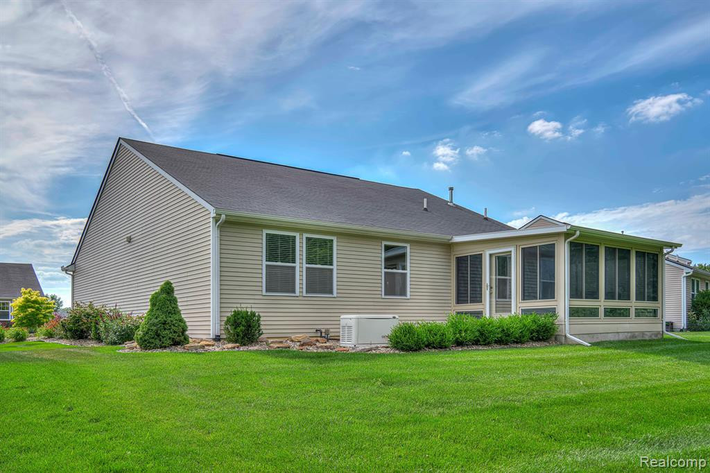 8202 BAYBERRY Court, Dexter, MI 48130 — Photo 36