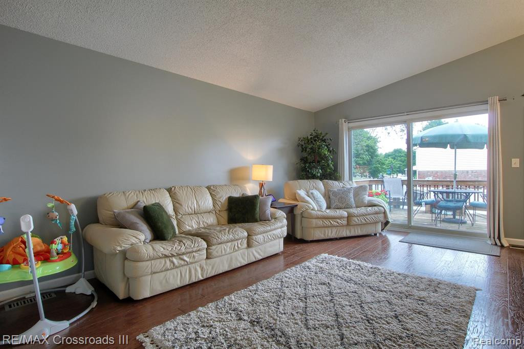 42464 SOMERSET Court, Canton, MI 48187 — Photo 5