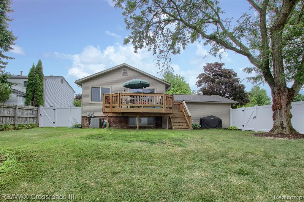 42464 SOMERSET Court, Canton, MI 48187 — Photo 25