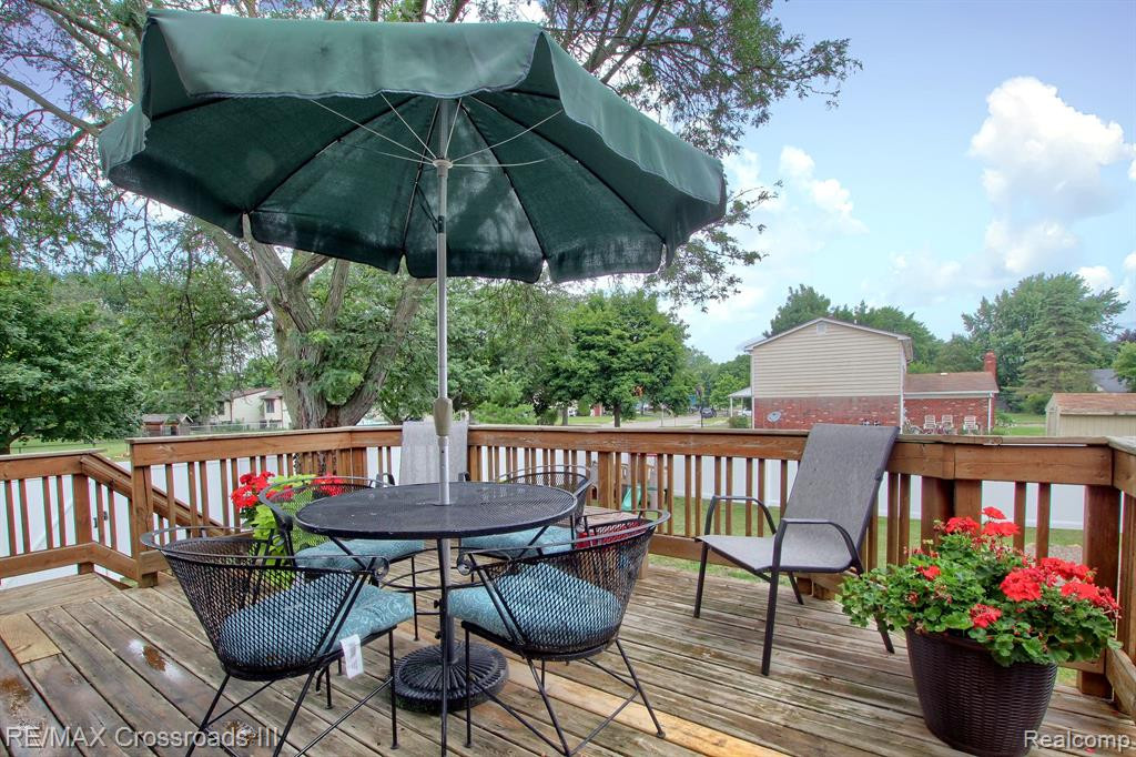 42464 SOMERSET Court, Canton, MI 48187 — Photo 27