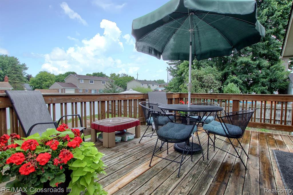 42464 SOMERSET Court, Canton, MI 48187 — Photo 28