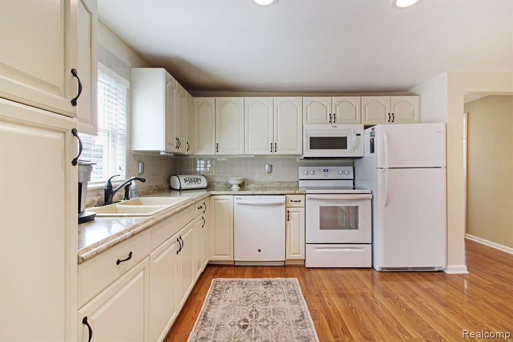 220 E GRAND RIVER Road, Webberville, MI 48892 — Photo 8
