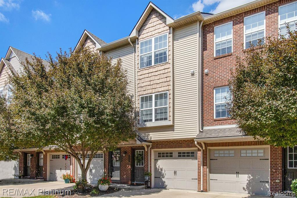 2160 KNOTTY PINE Trail, Howell, MI 48855 — front exterior