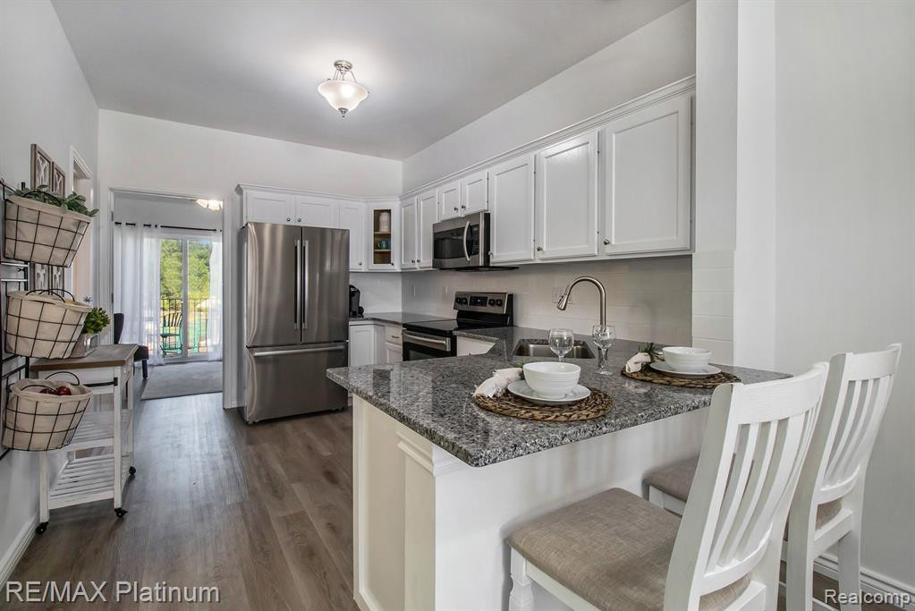 2160 KNOTTY PINE Trail, Howell, MI 48855 — Photo 4