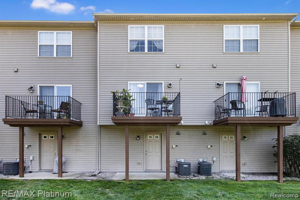 2160 KNOTTY PINE Trail, Howell, MI 48855 — Photo 18