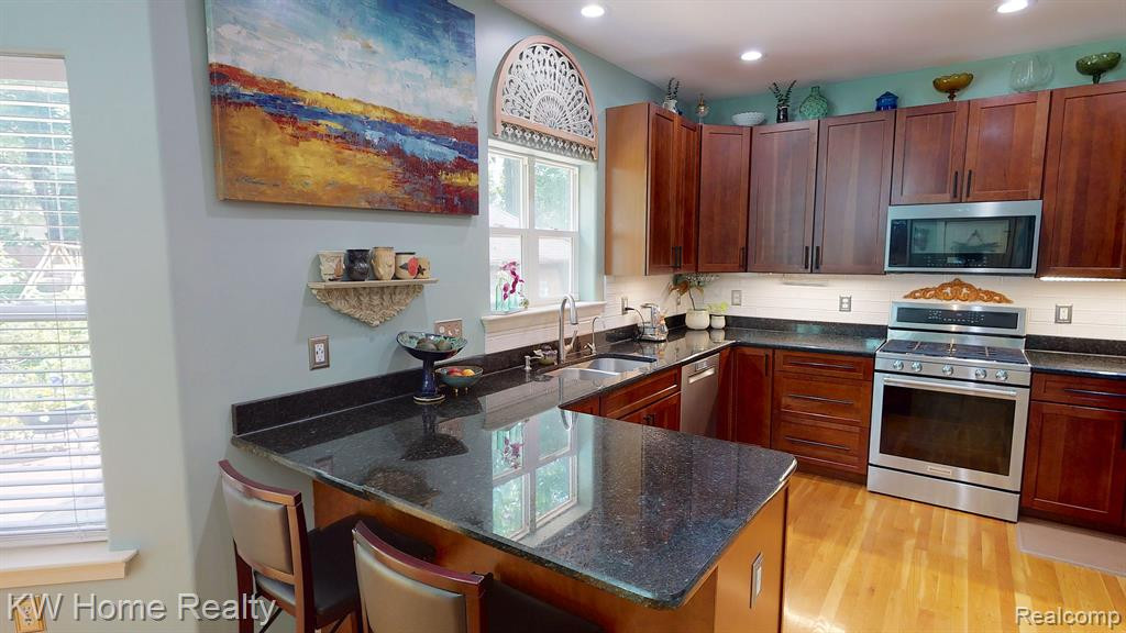 330 GLENWOOD Street, Ann Arbor, MI 48103 — Photo 8