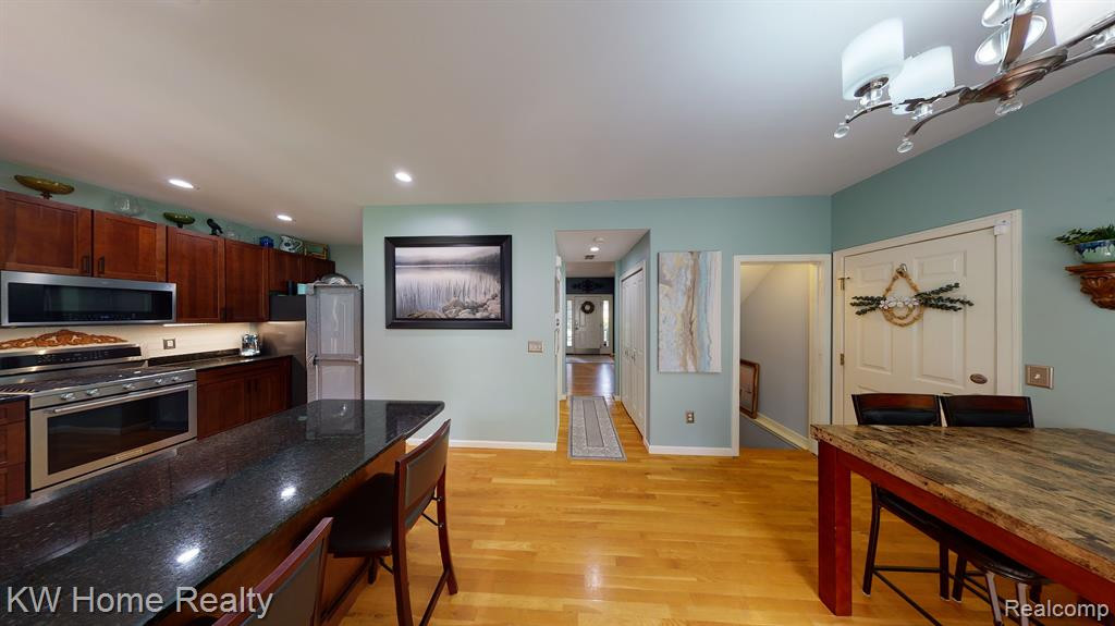 330 GLENWOOD Street, Ann Arbor, MI 48103 — Photo 11