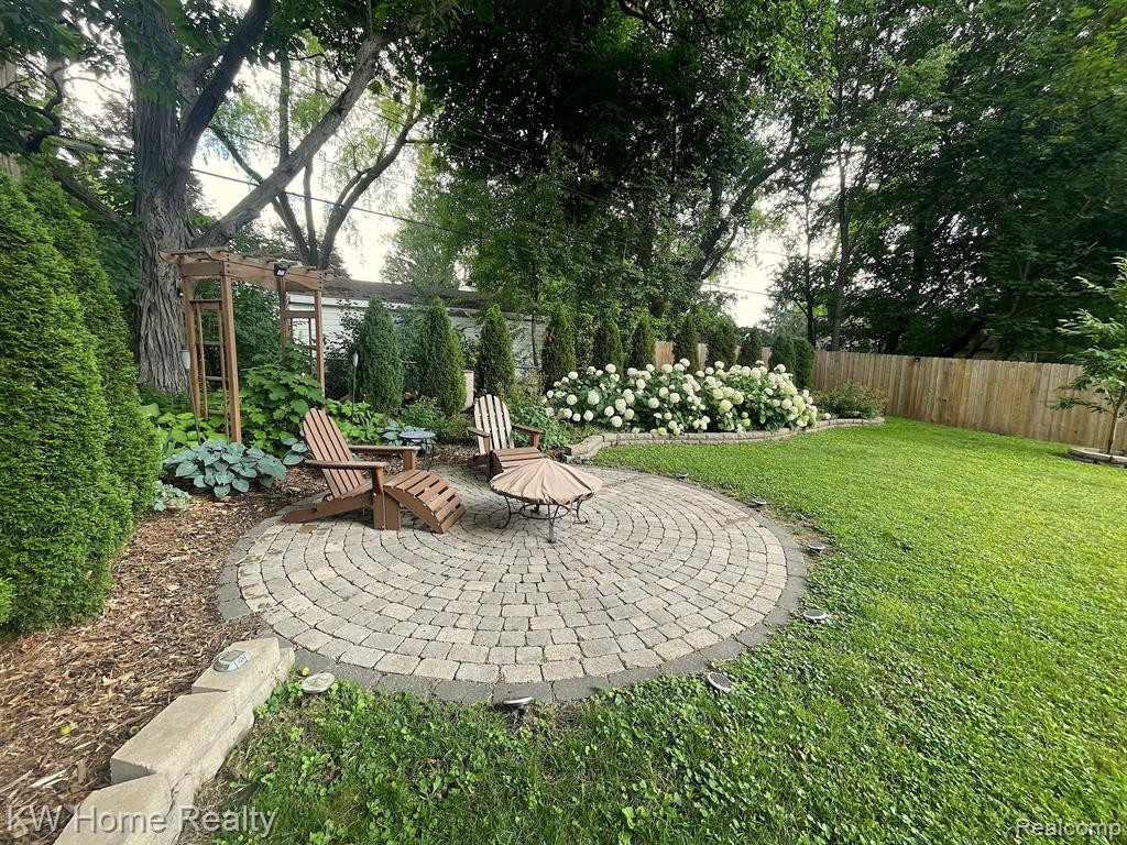 330 GLENWOOD Street, Ann Arbor, MI 48103 — Photo 40
