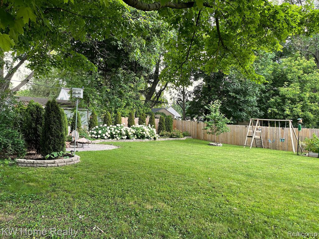 330 GLENWOOD Street, Ann Arbor, MI 48103 — Photo 45