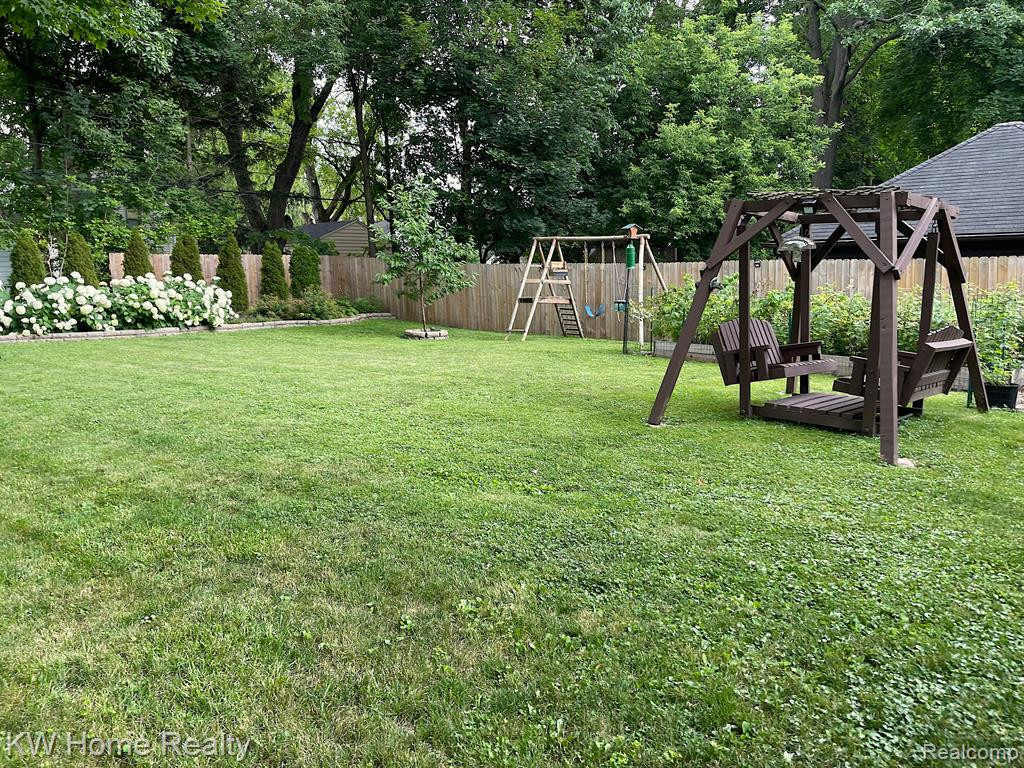 330 GLENWOOD Street, Ann Arbor, MI 48103 — Photo 46