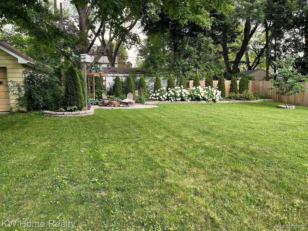 330 GLENWOOD Street, Ann Arbor, MI 48103 — Photo 47