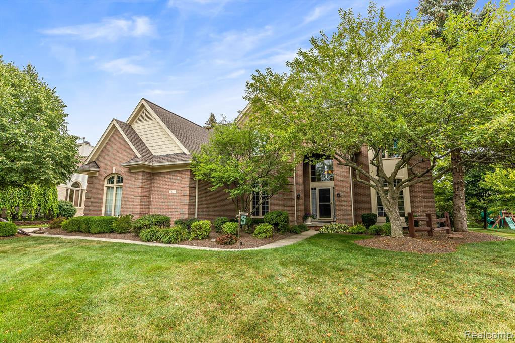 657 HIGHLANDS Drive, Canton, MI 48188 — Photo 2