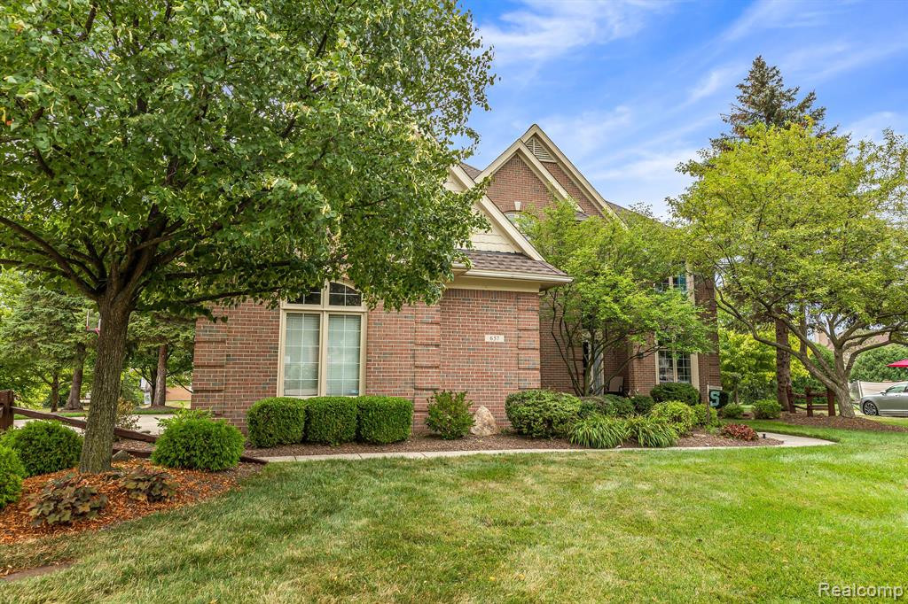 657 HIGHLANDS Drive, Canton, MI 48188 — Photo 3