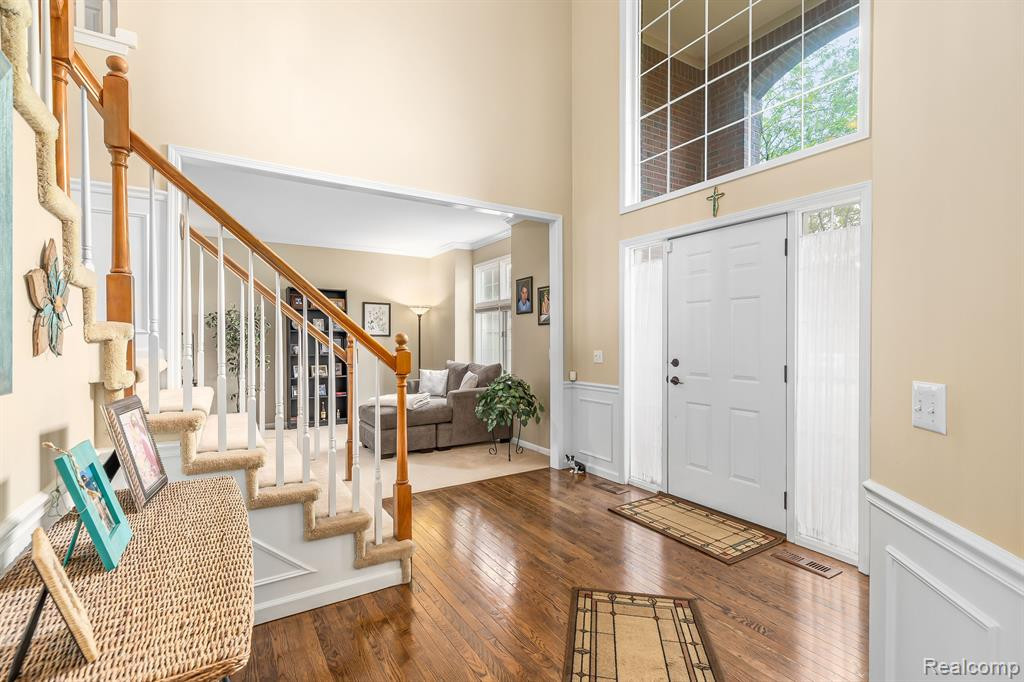 657 HIGHLANDS Drive, Canton, MI 48188 — Photo 8
