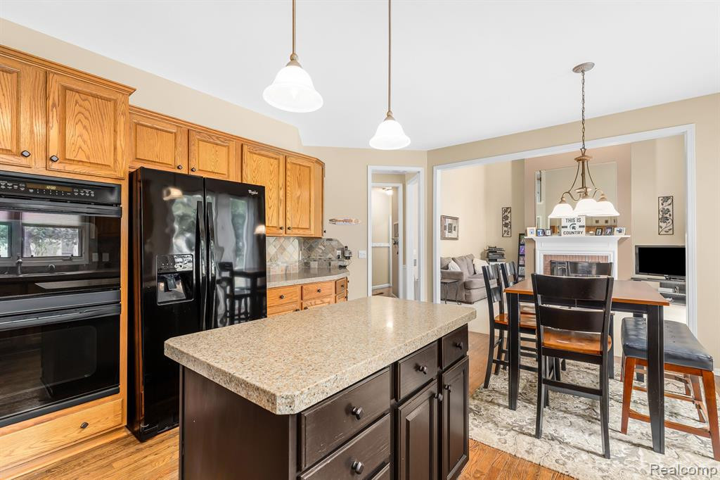 657 HIGHLANDS Drive, Canton, MI 48188 — Photo 16