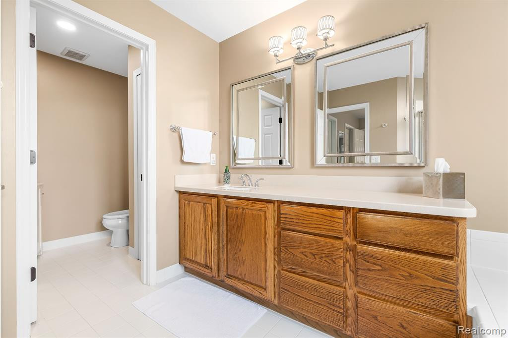 657 HIGHLANDS Drive, Canton, MI 48188 — Photo 31