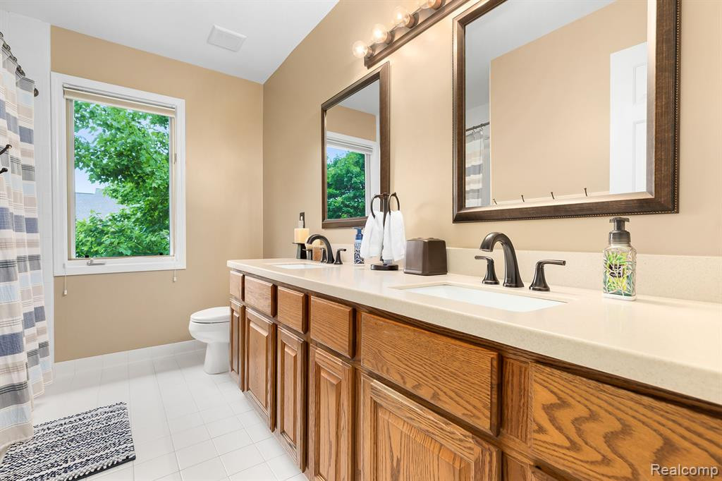 657 HIGHLANDS Drive, Canton, MI 48188 — Photo 36