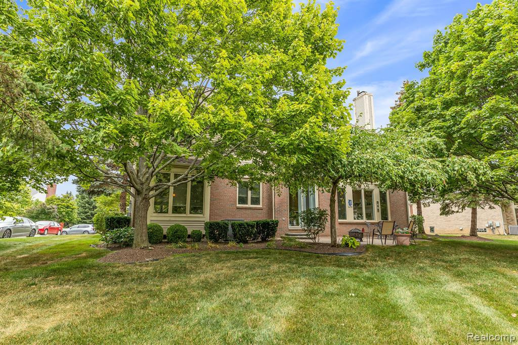 657 HIGHLANDS Drive, Canton, MI 48188 — Photo 43