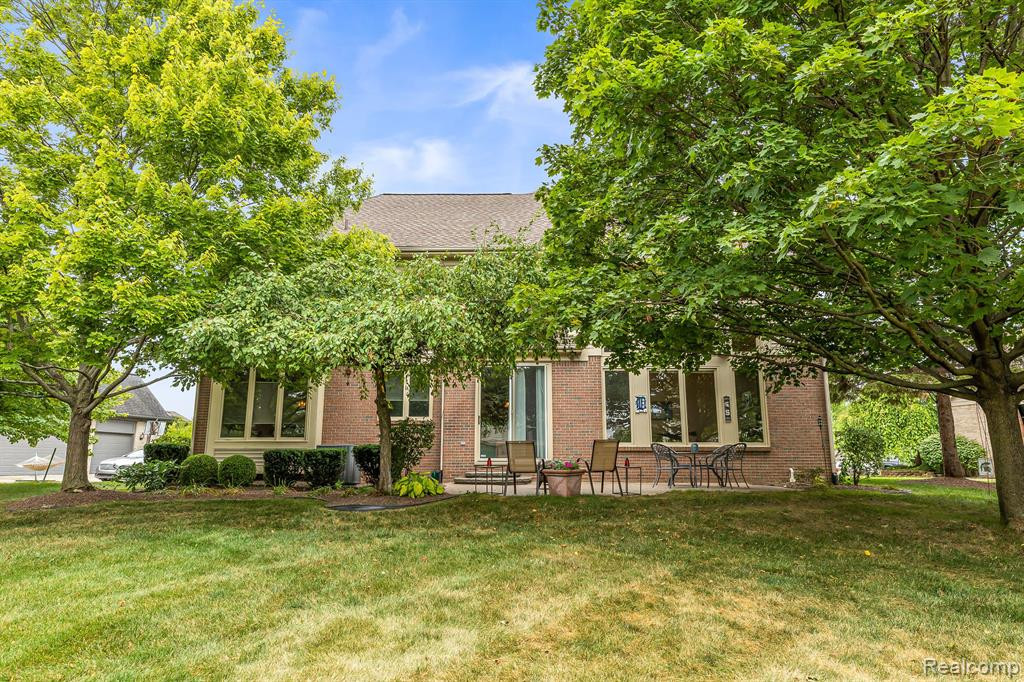 657 HIGHLANDS Drive, Canton, MI 48188 — Photo 44