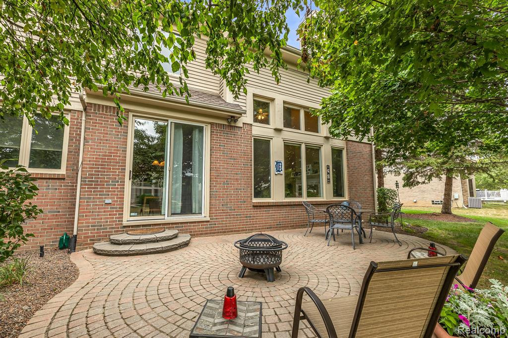 657 HIGHLANDS Drive, Canton, MI 48188 — Photo 45