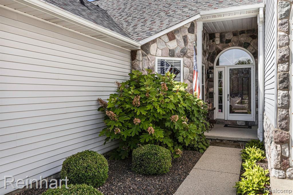 773 CHALLENGING Trail, South Lyon, MI 48178 — Photo 2