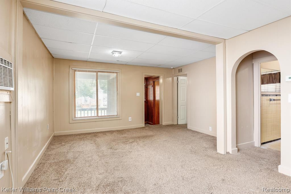 8238 CHALMERS Avenue, Warren, MI 48089 — Photo 2