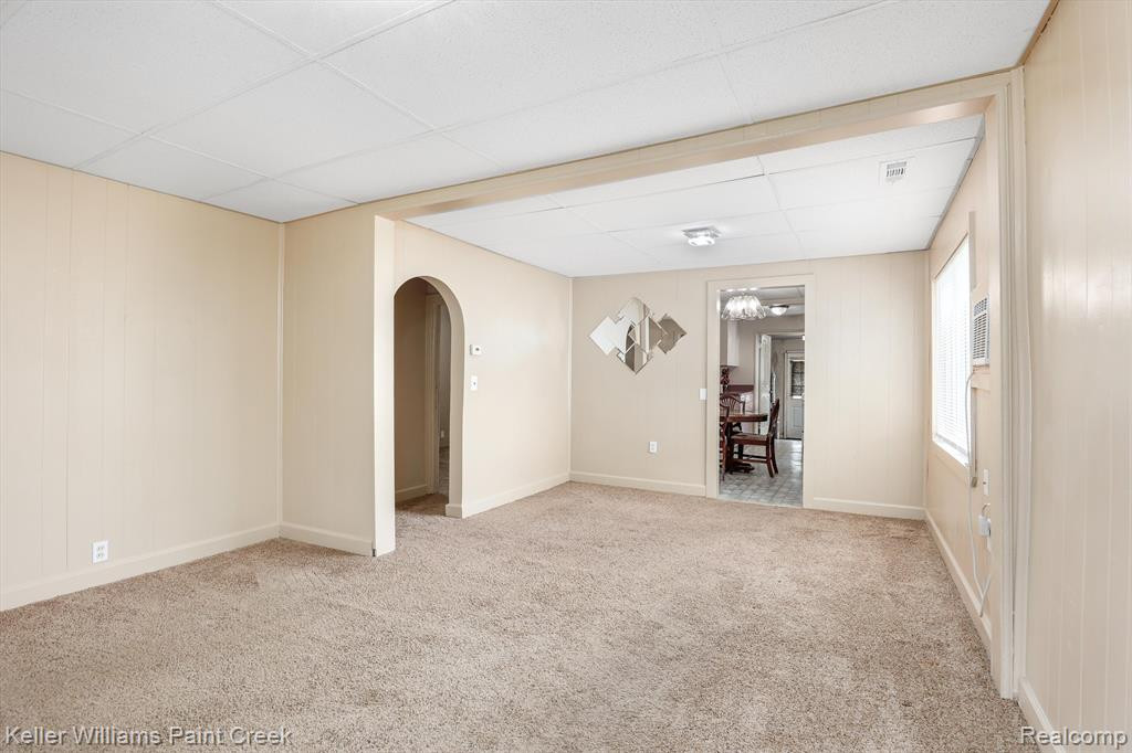 8238 CHALMERS Avenue, Warren, MI 48089 — Photo 3