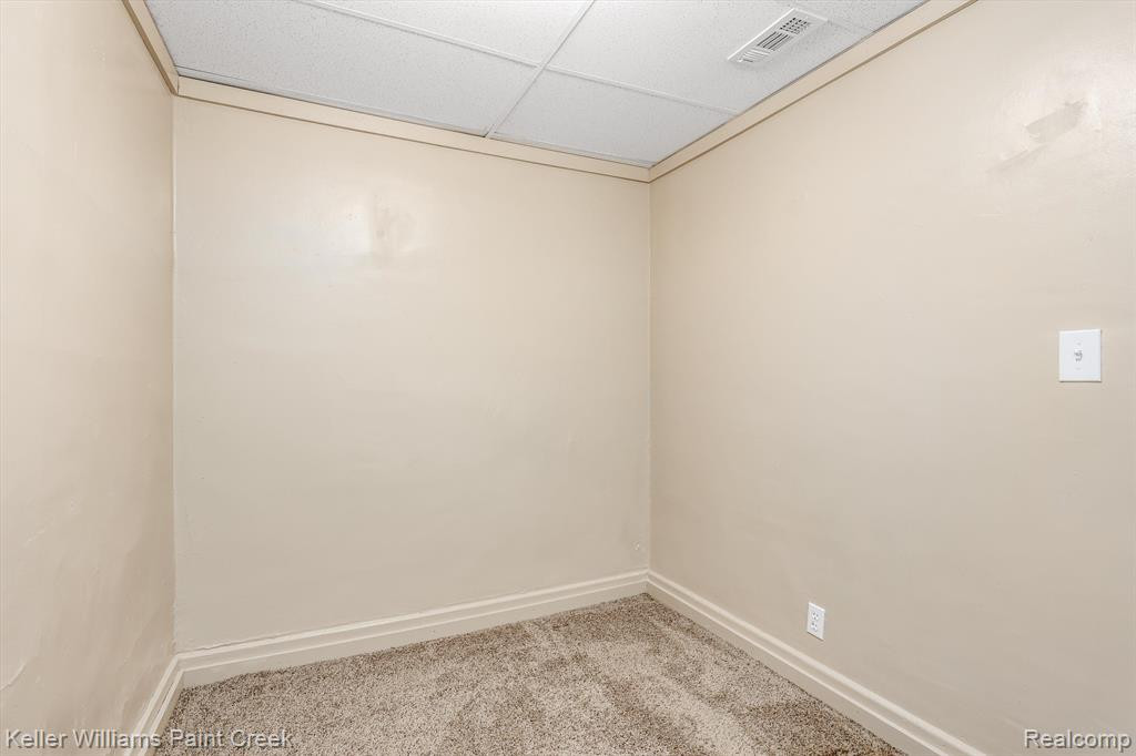 8238 CHALMERS Avenue, Warren, MI 48089 — Photo 4