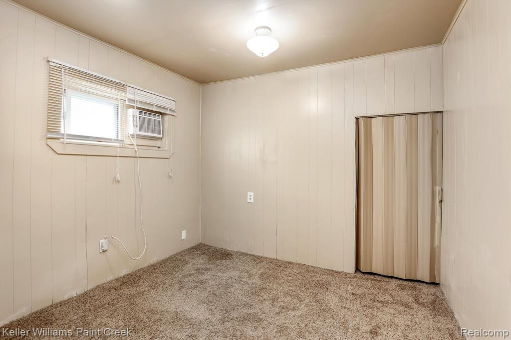 8238 CHALMERS Avenue, Warren, MI 48089 — Photo 7