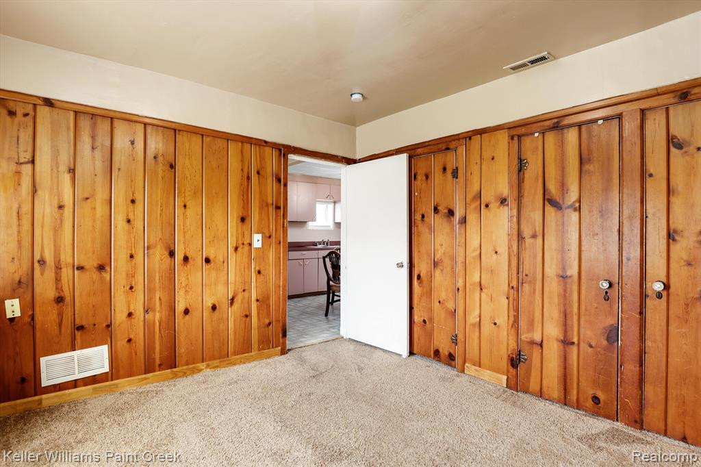 8238 CHALMERS Avenue, Warren, MI 48089 — Photo 14