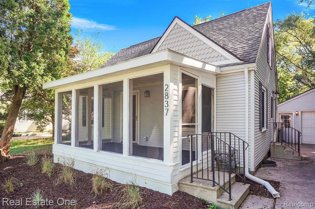 2837 ELMWOOD Street, Ann Arbor, MI 48104 — Photo 2