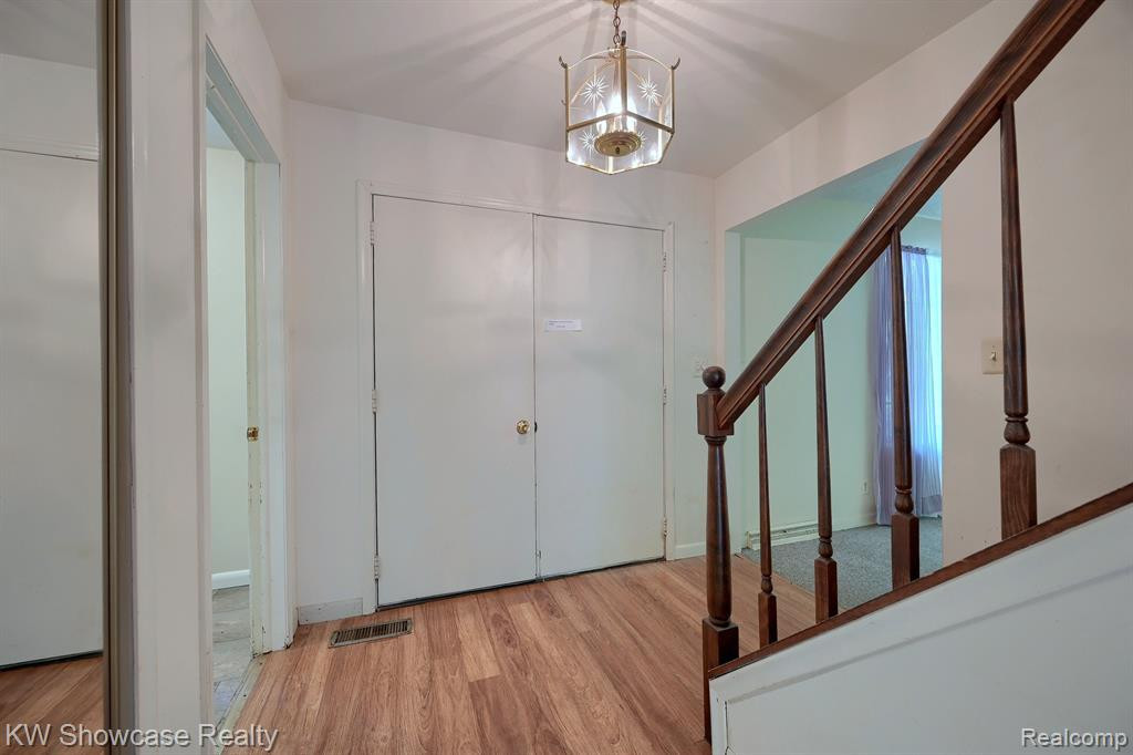8840 MINNE WANNA Road, Clarkston, MI 48348 — Photo 5