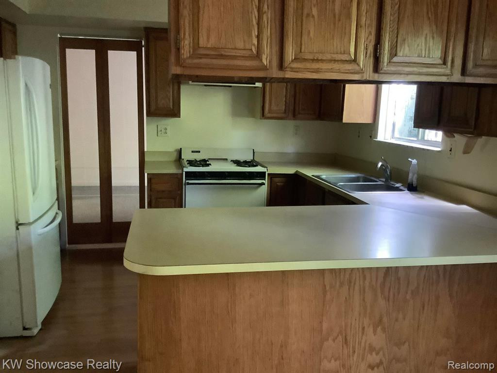 8840 MINNE WANNA Road, Clarkston, MI 48348 — Photo 10