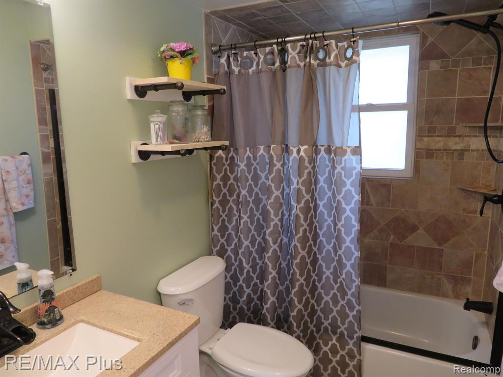 110 James Street, Ortonville, MI 48462 — Photo 8