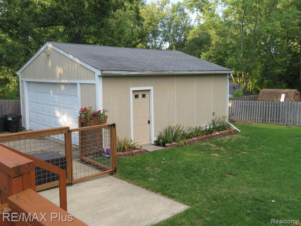 110 James Street, Ortonville, MI 48462 — Photo 24