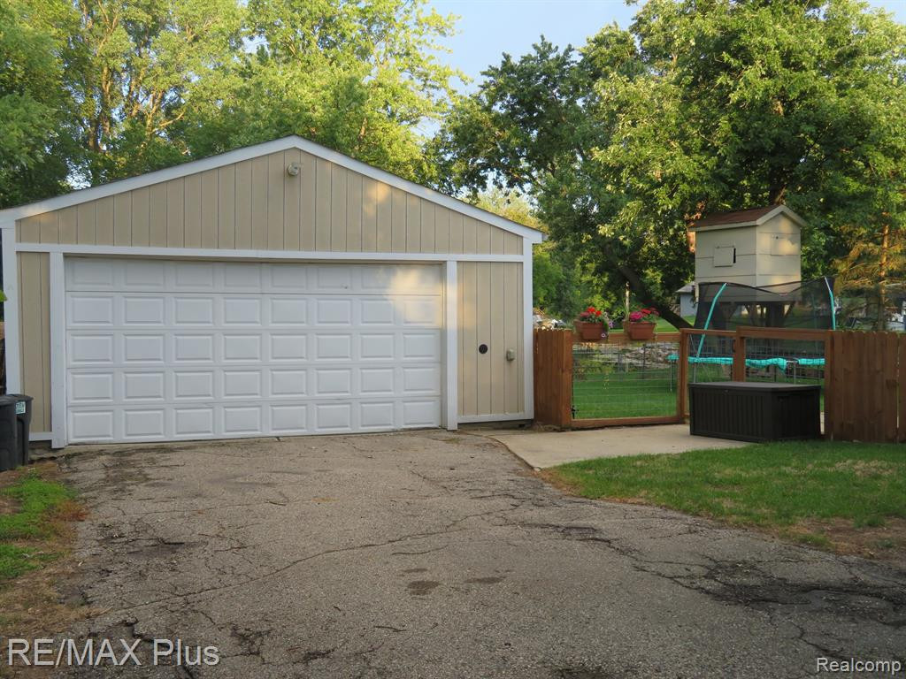 110 James Street, Ortonville, MI 48462 — Photo 27