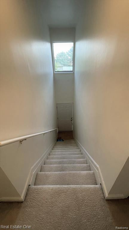 33925 PONDVIEW Circle, Livonia, MI 48152 — Photo 3