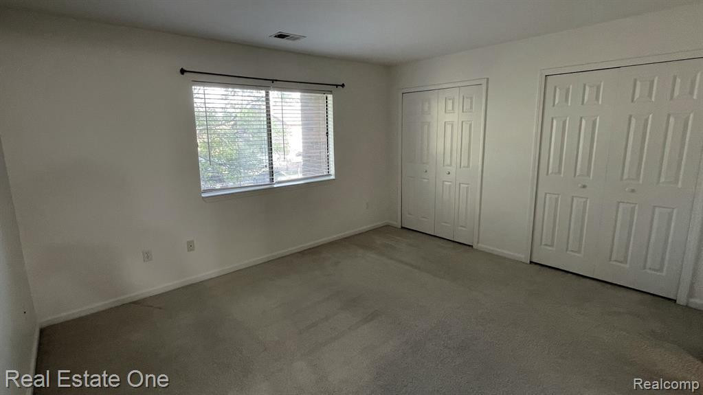 33925 PONDVIEW Circle, Livonia, MI 48152 — Photo 10