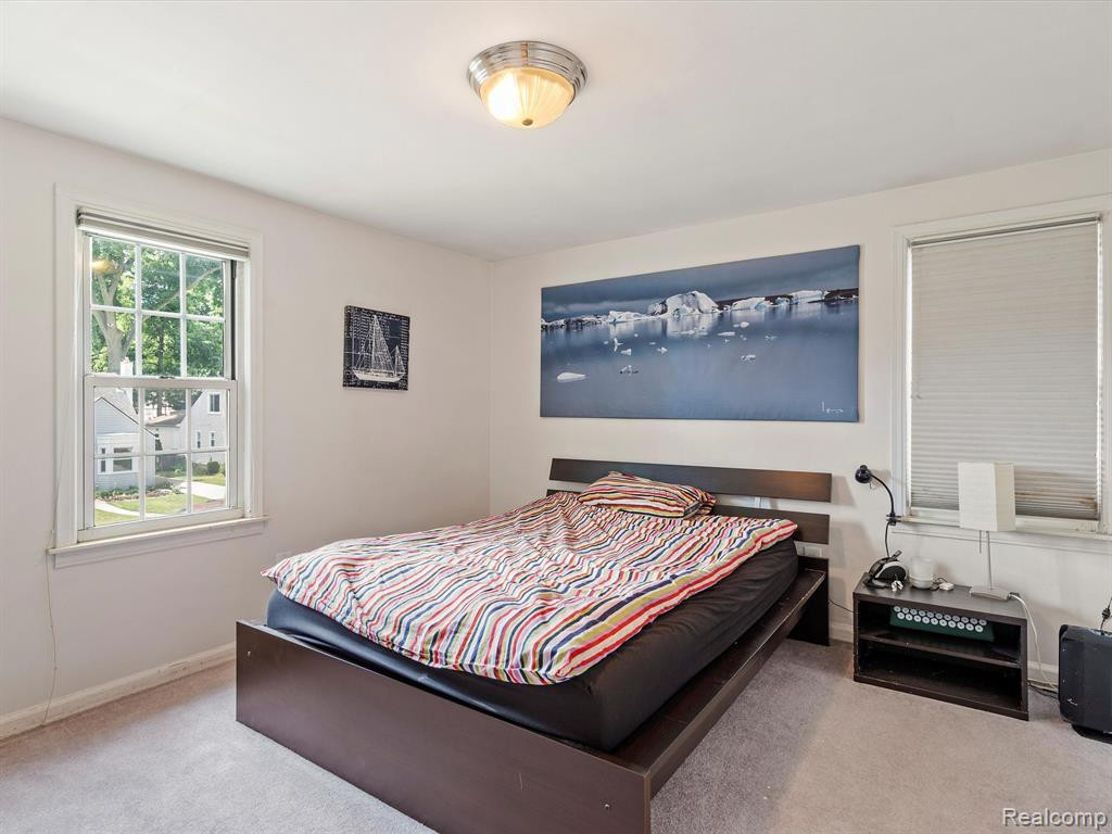904 N REMBRANDT Avenue, Royal Oak, MI 48067 — Photo 11