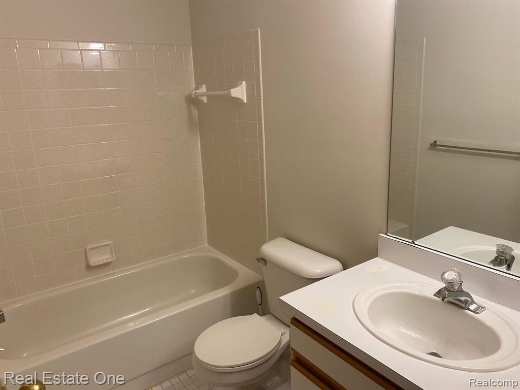 42764 LILLEY POINTE Drive, Canton, MI 48187 — Photo 19