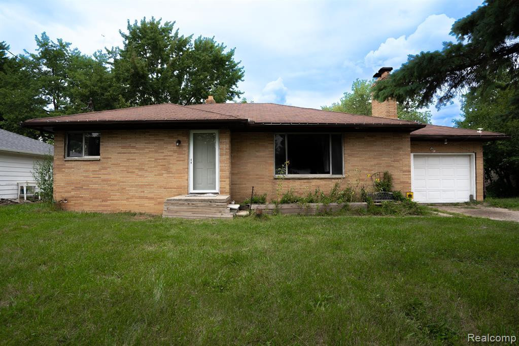 5122 W BRISTOL Road, Flint, MI 48507 — front exterior