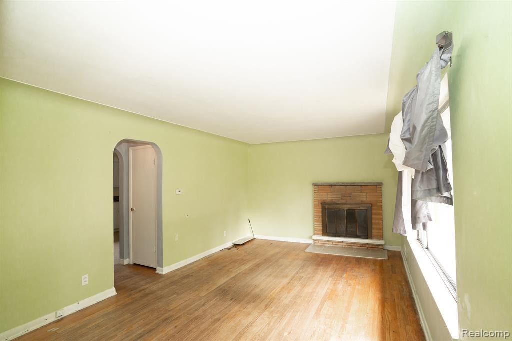 5122 W BRISTOL Road, Flint, MI 48507 — Photo 2